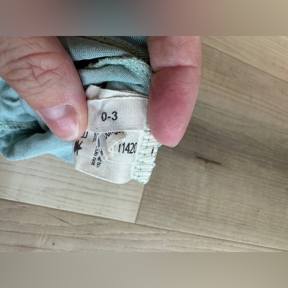 Kyte Baby sage footie with hat size 0-3 months - Picture 5 of 5